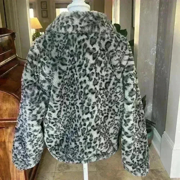 Lucky Brand Black and White Teddy Jacket - Picture 10 of 10